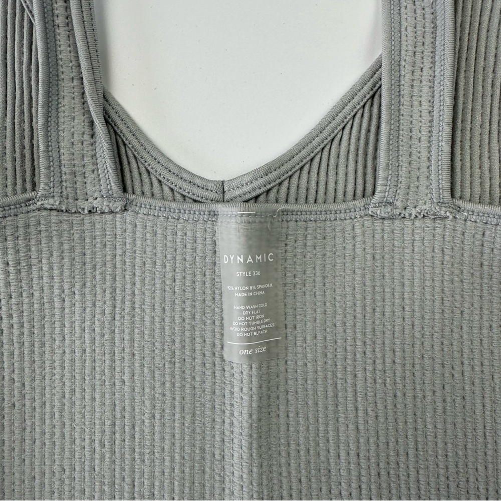Dynamic Seamless Cami Tank - Picture 3 of 3